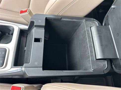 Certified 2024 Ford Explorer XLT w/ Equipment Group 202A image 31