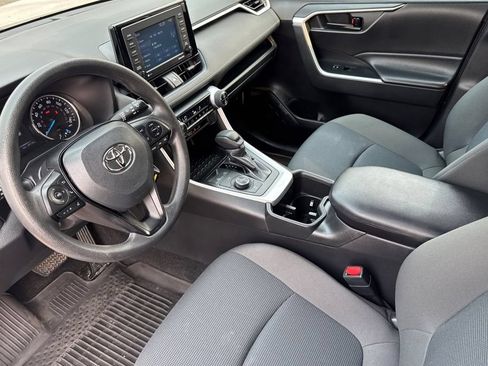 Used 2022 Toyota RAV4 LE AWD/4WD image 10