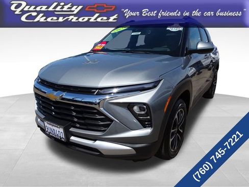 Used 2025 Chevrolet TrailBlazer LT w/ Convenience Package AWD/4WD image 1