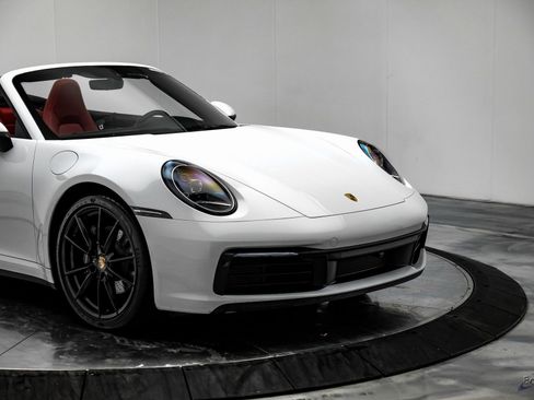 Used 2021 Porsche 911 Carrera 4 image 30