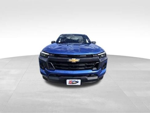 Used 2023 Chevrolet Colorado LT w/ LT Convenience Package III AWD/4WD image 3