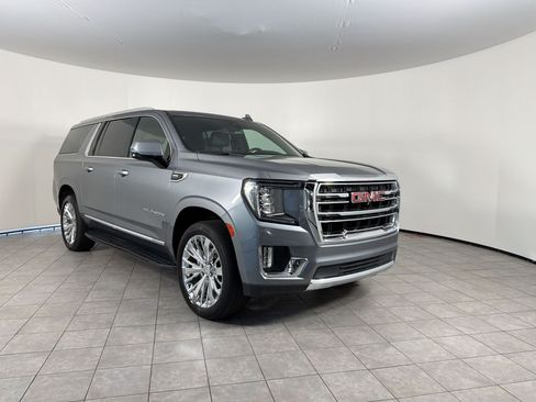 Used 2021 GMC Yukon XL SLT w/ SLT Luxury Plus Package AWD/4WD image 7