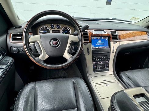 Used 2014 Cadillac Escalade Platinum image 12