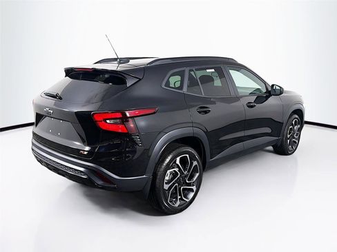 Used 2025 Chevrolet Trax RS w/ Driver Confidence Package image 7