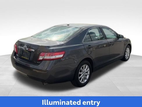 Used 2011 Toyota Camry XLE w/ XLE Extra-Value Pkg #2 FWD image 26