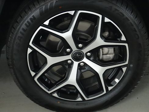 Used 2025 Jeep Compass Limited AWD/4WD image 10