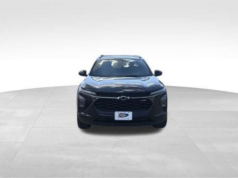 Certified 2024 Chevrolet Trax RS w/ Sunroof Package FWD image 8