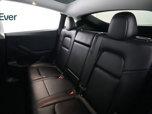 Used 2024 Tesla Model Y 2WD image 24
