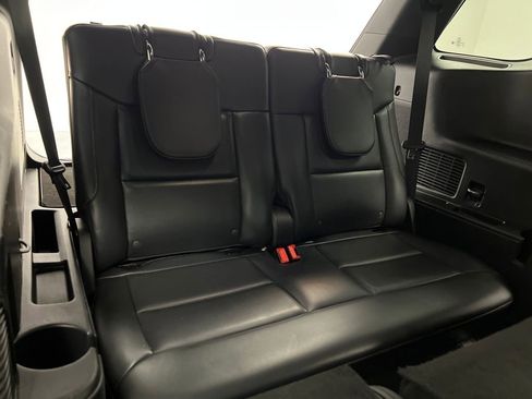 Used 2025 Ford Explorer ST-Line w/ ST-Line Street Pack AWD/4WD image 30