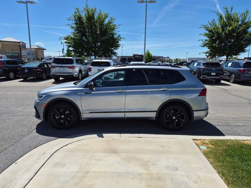 Used 2024 Volkswagen Tiguan SE R-Line AWD/4WD image 10