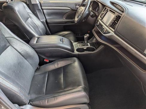 Used 2019 Toyota Highlander Limited Platinum AWD/4WD image 22