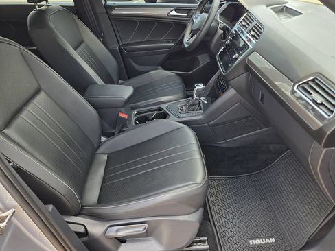 Used 2023 Volkswagen Tiguan SE R-Line FWD image 15