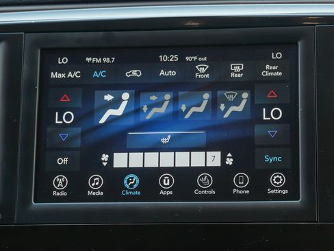 Used 2018 Chrysler Pacifica Touring-L FWD image 36