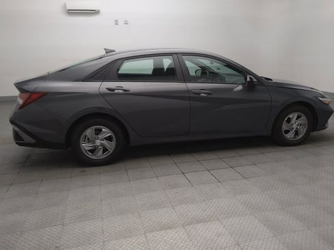 Used 2025 Hyundai Elantra SE w/ Cargo Package FWD image 10