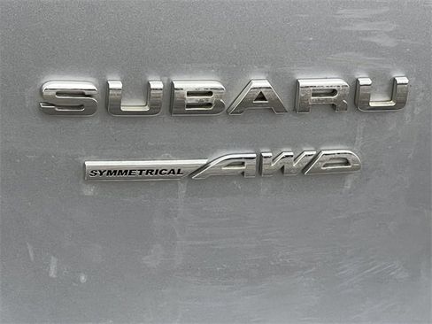 Used 2023 Subaru Outback Premium image 2