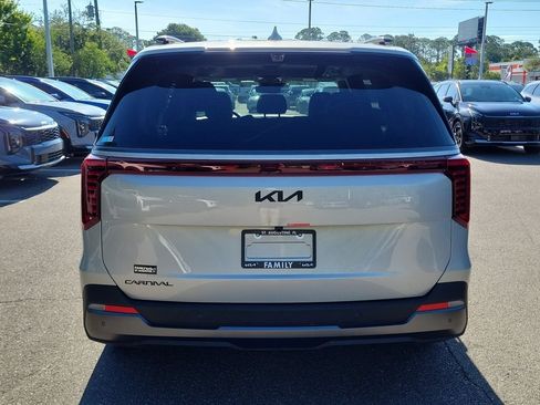 New 2026 Kia Carnival SX Prestige FWD image 5