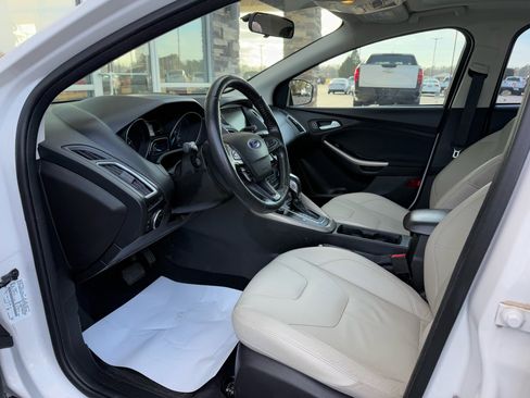 Used 2015 Ford Focus Titanium image 9