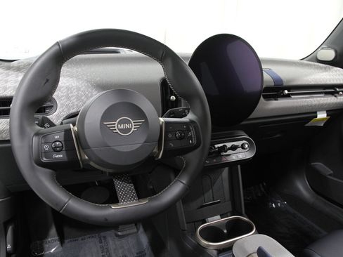 Certified 2025 MINI Cooper S image 6