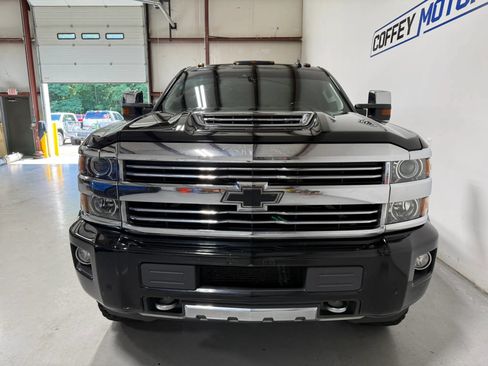 Used 2017 Chevrolet Silverado 2500 High Country w/ Duramax Plus Package AWD/4WD image 9