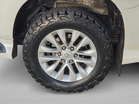 Used 2016 Lexus GX 460 w/ Premium Package image 25