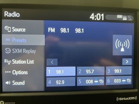 Used 2022 Toyota RAV4 LE image 12