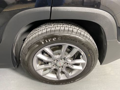 Used 2022 GMC Terrain SLT image 30