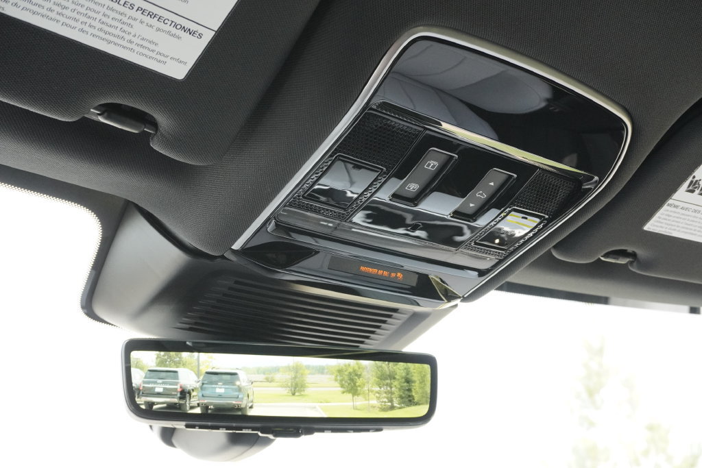 New 2026 Land Rover Range Rover Sport Dynamic SE AWD/4WD image 16