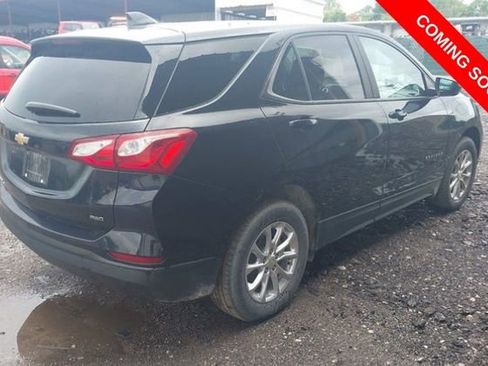 Used 2021 Chevrolet Equinox LS AWD/4WD image 4
