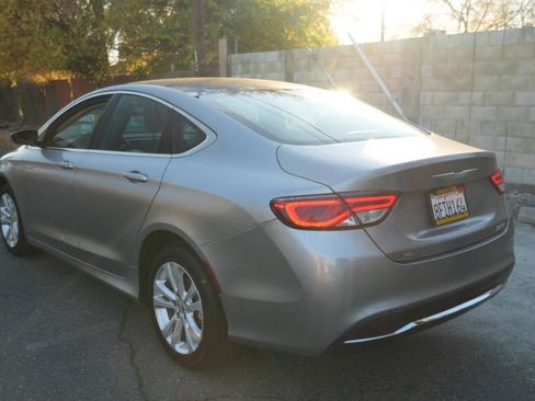 Used 2016 Chrysler 200 Limited image 3