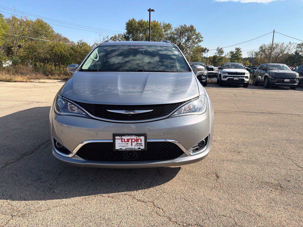 Used 2020 Chrysler Pacifica Touring-L w/ Advanced Safetytec Group FWD image 2