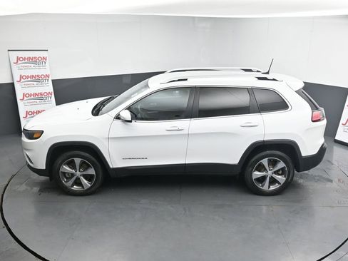 Used 2019 Jeep Cherokee Limited image 29
