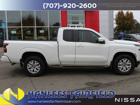 Used 2023 Nissan Frontier SV w/ Tow Package RWD image 6