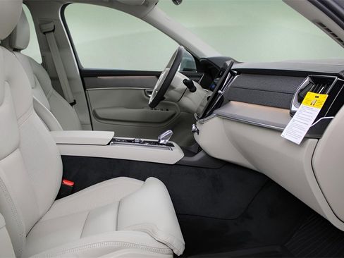 New 2026 Volvo XC90 B6 Ultra image 35