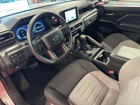 Certified 2024 Toyota Tacoma TRD Off-Road AWD/4WD image 11