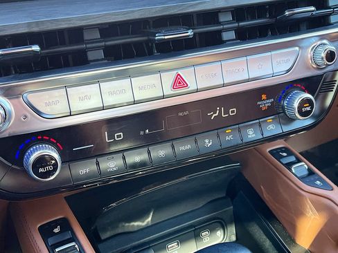 Used 2024 Kia Telluride SX Prestige X-Pro AWD/4WD image 16
