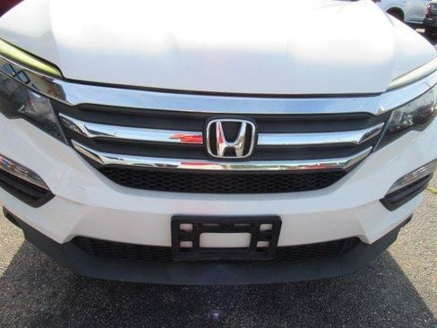 Used 2018 Honda Pilot EX image 4