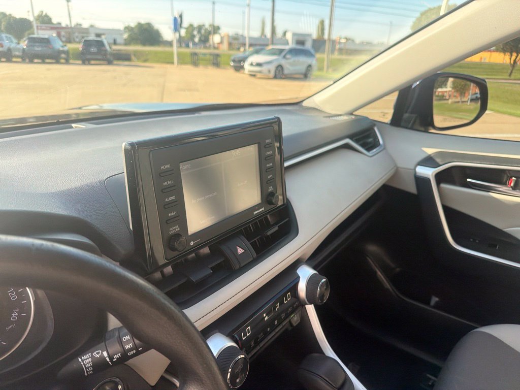 Used 2022 Toyota RAV4 XLE w/ Convenience Package FWD image 21