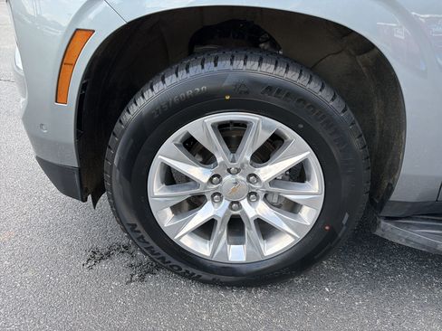 Used 2025 Chevrolet Tahoe Premier AWD/4WD image 11
