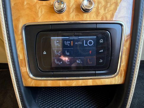 Used 2014 Bentley Flying Spur W12 AWD/4WD image 22