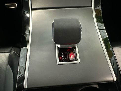 Used 2025 Land Rover Range Rover Velar Dynamic SE AWD/4WD image 26