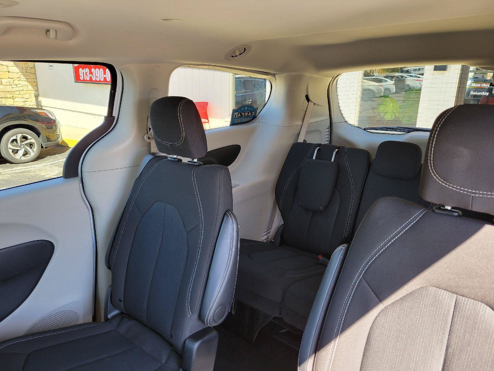 Used 2024 Chrysler Voyager LX FWD image 7