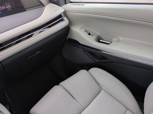 New 2025 Lincoln Navigator L Reserve AWD/4WD image 17