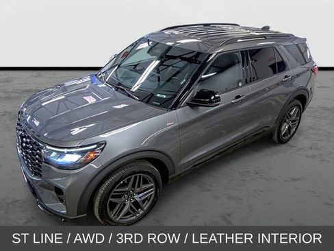 Used 2025 Ford Explorer ST-Line w/ ST-Line Street Pack AWD/4WD image 7
