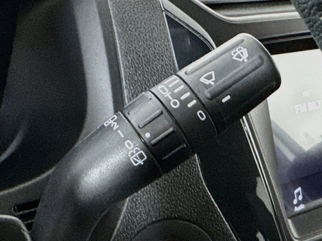 Used 2019 Ford Explorer XLT w/ Equipment Group 201A FWD image 13