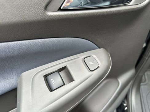 Used 2023 Chevrolet Bolt EUV Premier image 13