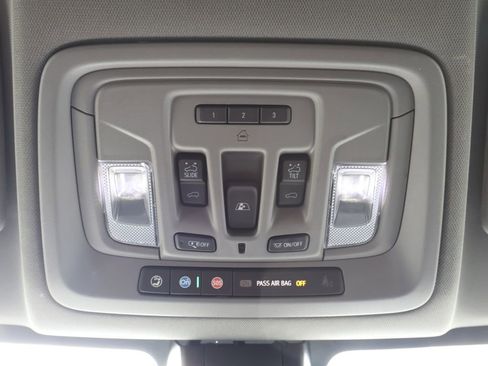 Used 2022 GMC Sierra 3500 Denali AWD/4WD image 34