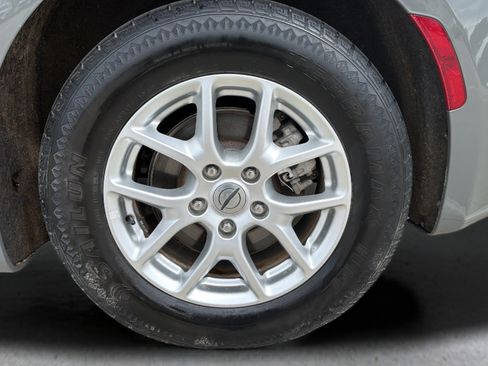Used 2022 Chrysler Pacifica Touring-L FWD image 24