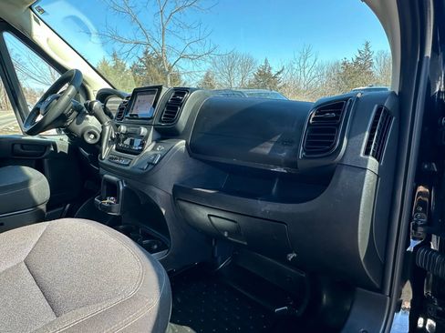 Used 2023 RAM ProMaster 2500 image 12