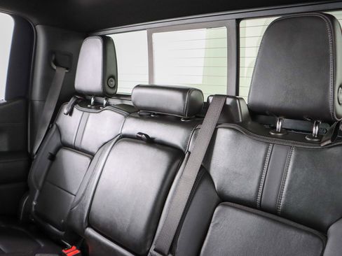 Used 2021 Chevrolet Silverado 1500 High Country image 29