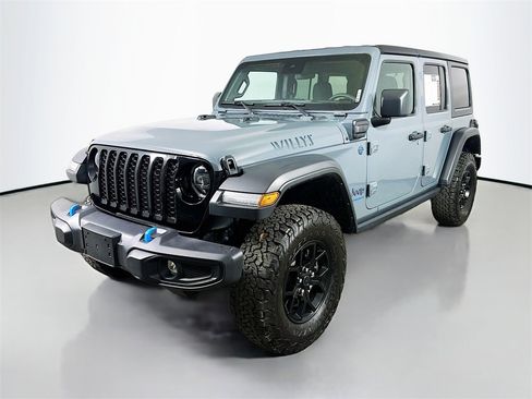 Used 2024 Jeep Wrangler Unlimited image 3